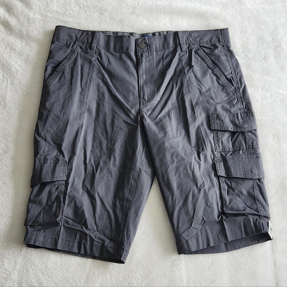 🩳 George Men’s Gray Cargo Shorts Size 40 – NWT, 14” Inseam, Below Knee